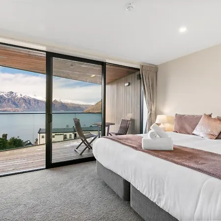 Falcon'S View Queenstown Exterior photo