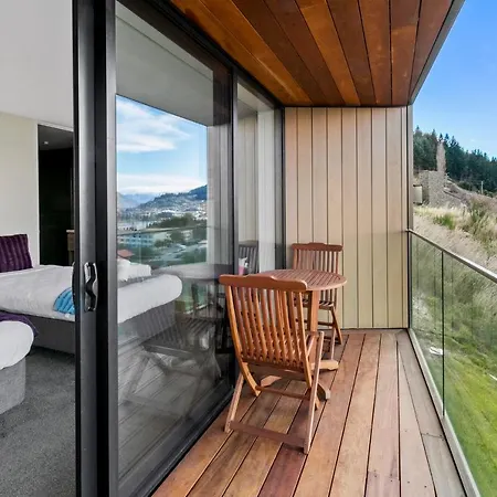 Falcon'S View Queenstown Exterior photo